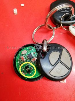 service Toyota remote button