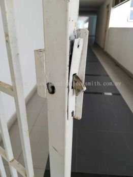 change grill door lock ( hook lock )