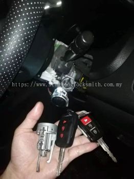 repair Proton Exora car lock