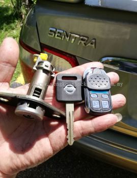 Nissan Sentral car lock repair