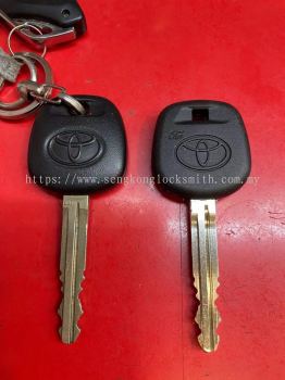 duplicate Toyotacar key with chip