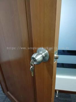 change door, toilet, office door lock and dead bolt