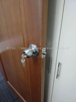 change door, toilet, office door lock and dead bolt