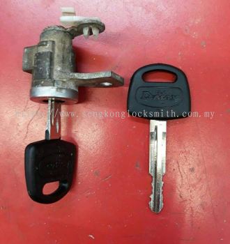 repair Isuzu Dmax car lock