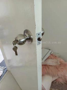 change door lock