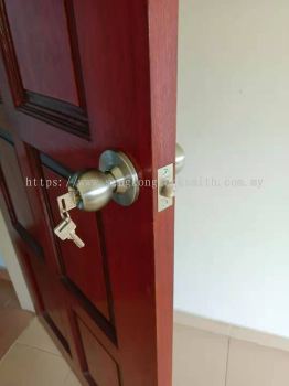 replace room door lock