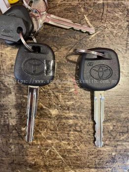 Toyota car key with chip