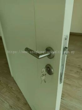 replace cylinder door lock