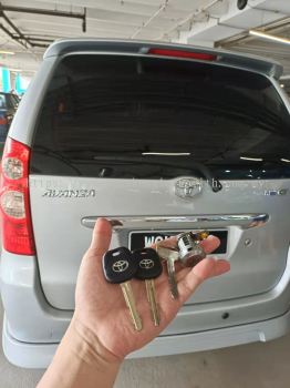 repair Toyota avanza car lock