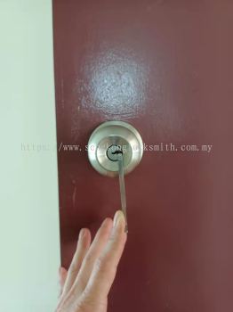 door lock unlock service