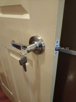 door lock replacement