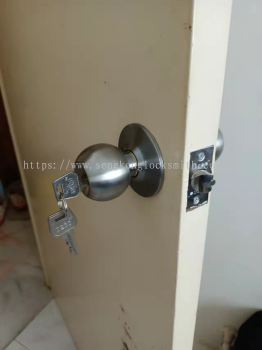 door lock replacement