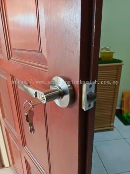 replace door lock