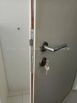 door lock replace