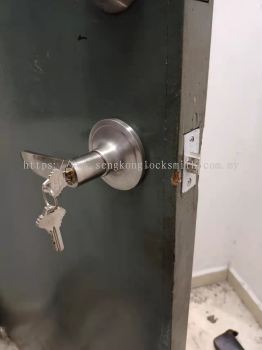 change door lock