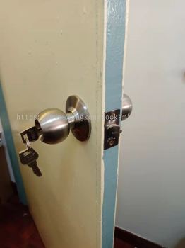 door lock replacement