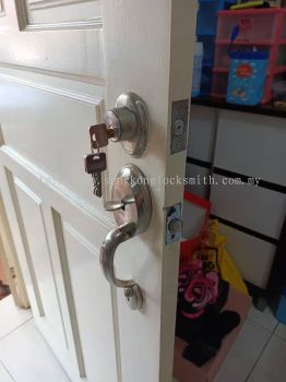 replace main door lock