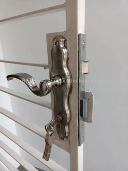 replace grill door lock