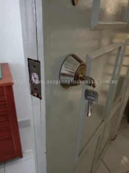 replace door lock