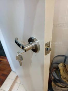 replace door lock