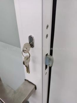 installation aluminium door lock