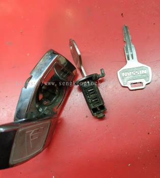 repair nissan car lock