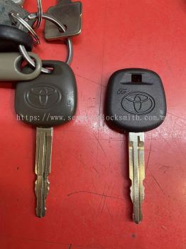 Toyota car key with chip