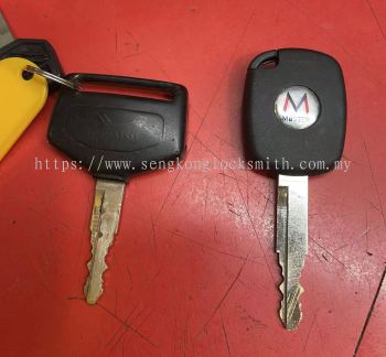 daihatsu lori key with chip