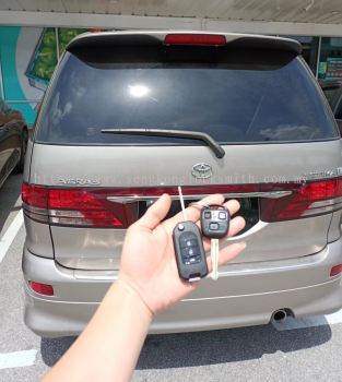 Professional duplication of car keys and remotes