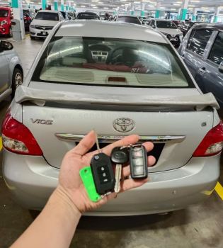 Professional duplication of car keys and remotes