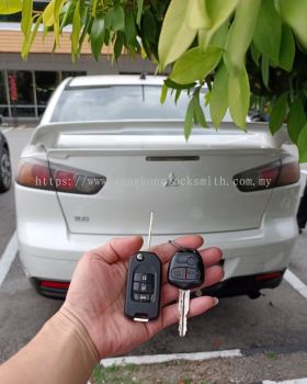 Professional duplication of car keys and remotes