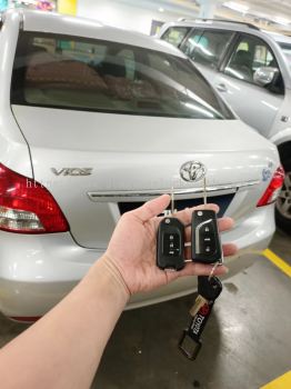 duplicate Toyota Vios car key with remote control 