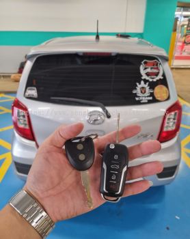 duplicate Perodua car key with remote control