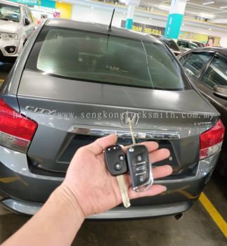 duplicate Honda city car key with remote control