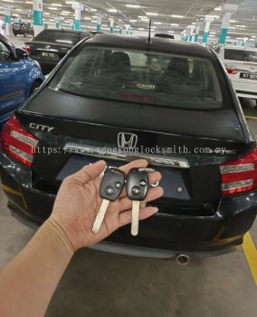 duplicate Honda city car key with remote control