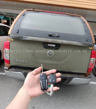 Nissan navara car key with remote control