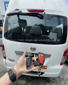 duplicate Nissan NV350 car key with remote control