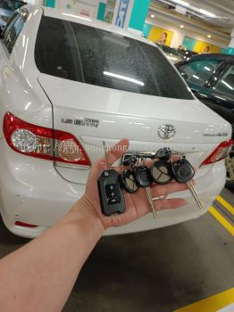 Toyota Altis car key with remote control 