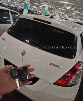 duplicate Suzuki car key with remote 