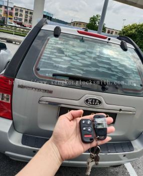 duplicate Kia car key with remote control 