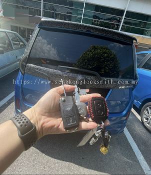 duplicate Perodua car key with remote control 