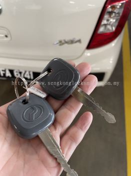 duplicate Perodua car key with remote control 