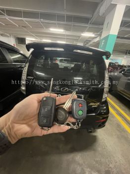 duplicate Perodua car key with remote control 