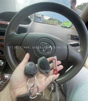 duplicate Toyota car remote control with key 