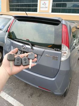 locksmith duplicate car key and remote control 