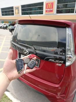 locksmith service duplicate car key with remote control 