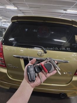 locksmith service duplicate car key with remote control 