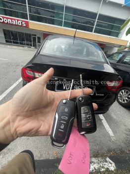 locksmith service duplicate car key with remote control 