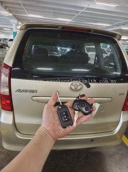 locksmith service duplicate car key with remote control 