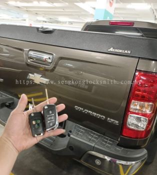 locksmith service duplicate car key with remote control 